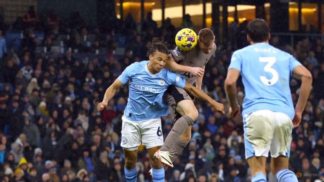 Man City held again in six-goal Spurs thriller, Liverpool move second